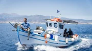 Dirk Steffens auf dem Weg zur griechischen Insel Chrysi. Er will das Geheimnis der magischen Purpurfarbe l&uuml;ften.