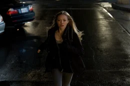 Jill (Amanda Seyfried)