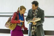 Ziehen gemeinsam vor Gericht: Danni (Annette Frier, l.) und Olli (Jan Sosniok, r.) ...