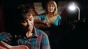 Das Lied vom kleinen Gl¸ck: Sarah (Michele Greene) weifl nicht, dass die Countrys‰ngerin Patsy Maynard (Ronee Blakeley) ihre Mutter ist Das Lied vom kleinen Gl¸ck: Sarah (Michele Greene) weifl nicht, dass die Countrys‰ngerin Patsy Maynard (Ronee Blakeley) ihre Mutter ist