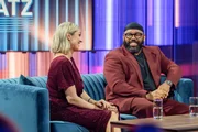 Ruth Moschner und David Mayonga (Roger Rekless).