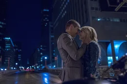 W&auml;hrend sich Ian (Dave Franco, l.) und Vee (Emma Roberts, r.) den Aufgaben der Watcher stellen m&uuml;ssen, kommen sie sich n&auml;her, doch am Ende kann es nur einen Gewinner geben und die Verlierer verlieren mehr als lediglich ein Spiel ...