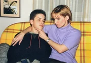 Hat der Lehrer recht, oder muss sich Kathrin schützend vor ihren Sohn stellen? Lukas ist zunächst wenig kooparativ.