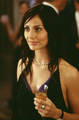 Die h&uuml;bsche Agentin Lorna Campbell (Natalie Imbruglia) verdreht dem englischen Superspion Johnny English geh&ouml;rig den Kopf.