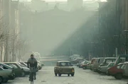 Ein Trabi in Prenzlauer Berg, 1990.