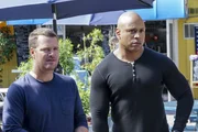 Bei den Ermittlungen in ihrem neuen Fall, stoßen Callen (Chris O'Donnell, l.) und Sam (LL Cool J, r.) auf radioaktives Material. Für das Team heißt es nun herauszubekommen, wer und vor allem, was dahinter steckt ...