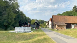 In ihrem zweiten Dokumentarfilm macht sich die Filmemacherin Katrin Schl&ouml;sser auf ins S&uuml;dburgenland, um dort einen Film mit M&auml;nnern zu drehen. Sie m&ouml;chte herausfinden, wie sie denken und handeln, was sie antreibt und auch, wie sie selbst auf M&auml;nner zugeht, welche Erwartungen sie ihnen zuschreibt.