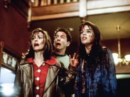 (v.l.n.r.) Gale Weathers (Courteney Cox), Randy (Jamie Kennedy) und Sidney (Neve Campbell)