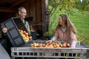 Kulinarische Schätze bei Wendy LeBlanc (Apfel-Cidre) in Unterkirnach im Schwarzwald (SWR)mit ihrem Mann Patrick.