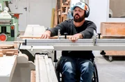 Patrick Minrath arbeitet in seinem alten Betrieb wieder als Schreiner. Patrick Minrath arbeitet in seinem alten Betrieb wieder als Schreiner.
