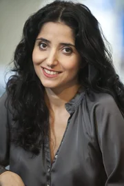 Özlem Sarikaya präsentiert das interkulturelle Magazin "puzzle". Özlem Sarikaya präsentiert das interkulturelle Magazin "puzzle".