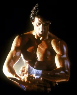 Der Boxweltmeister Rocky (Sylvester Stallone) erkl&auml;rt seinen R&uuml;cktritt. Doch ein paar Jahre sp&auml;ter sehen seine Fans immer noch den wahren Weltmeister in ihm und fordern sein Comeback ...