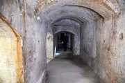 Die Kellergänge im Jesuitenkolleg, die auch als Gefängnis genutzt wurden. Die Kellergänge im Jesuitenkolleg, die auch als Gefängnis genutzt wurden.