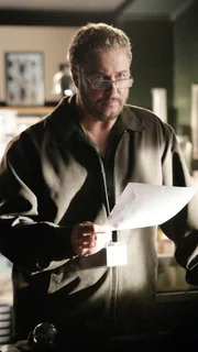 Bei den Ermittlungen im Fall des "Dick & Jane"-Killers will Grissom (William Petersen) Dr. Langston ins Boot holen, der sich bereits mit der Psyche von Haskell beschäftigt hatte.