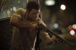 Immer wieder muss FBI Agent Jake Travers (Kellan Lutz) feststellen, dass die Allianzen und Fronten schneller wechseln als die Sonnenaufg&auml;nge ...