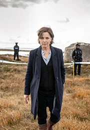 Die Psychologin Cathrin Blake (Désirée Nosbusch) ist in ihrem Beruf eine Klasse für sich Die Psychologin Cathrin Blake (Désirée Nosbusch) ist in ihrem Beruf eine Klasse für sich