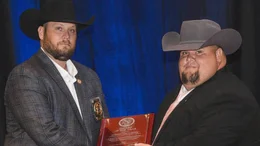 Sheriff Tim Turner (r.) sorgt in Haskell County f&uuml;r Recht und Ordnung - und posiert mit dem ultrarechten Ammon Bundy (l.).