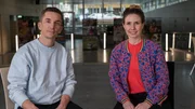 Menschen mit starkem Heimatgefühl an dem Ort, an dem sie leben, sind zufriedener – das zeigt die Forschung von Psychologin Dr. Regina Arant (r.) von der Jacobsen University Bremen.