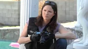 Sara (Jorja Fox) sucht auf der Sugar Kane Ranch, die von George "Binky" Babinkian aus Aserbaidschan und seiner amerikanischen Frau Doris als eine Mischung aus Campingplatz, Familienrestaurant und Bordell betrieben wird, nach Spuren.Was ist hier genau passiert?