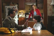 Selbst für Sharonas (Bitty Schram) Sohn Benjy (Kane Ritchotte, re.) sind Monks (Tony Shalhoub) Marotten nichts Neues... Selbst für Sharonas (Bitty Schram) Sohn Benjy (Kane Ritchotte, re.) sind Monks (Tony Shalhoub) Marotten nichts Neues...