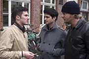 Hat der arrogante Sch&uuml;ler Fynn Erik Kleinfeld (Oliver Moser, l.) seine Lehrerin ermordet, weil sie ihn angeblich auf dem Kieker hatte? Mick (Henning Baum, r.) und Andreas (Max Grill, M.) tappen noch im Dunkeln ...