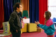Reverend TimTom (Paul Hipp, l.); Sue Heck (Eden Sher, r.)