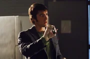 In dem fast völlig zerstörten Gebäude findet Ryan (Jonathan Togo) Hinweise darauf, dass das Opfer mit dem Bau einer Bombe beschäftigt war.