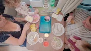 Zu viert auf 10 Quadratmetern im Wohnmobil. Früher lebte Familie Fröhlich auf 100 Quadratmetern in einer Wohnung.