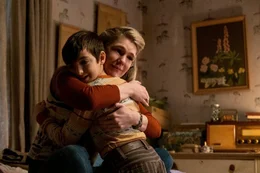 LILY RABE and DANIEL RANIERI star in TENDER BAR Photo: CLAIRE FOLGER  &copy; AMAZON CONTENT SERVICES LLC