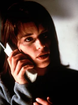 Nach mehreren seltsamen Anrufen zweifelt Sidney (Neve Campbell) an der Unschuld ihres Freundes ...