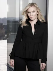 Detective Amanda Rollins (Kelli Giddish)