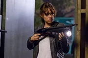 Glauben, in Kalifornien vor den Zombies sicher zu sein: Wichita (Emma Stone) und ihre Schwester Little Rock begehen einen fatalen Fehler ...