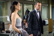 Ein Dreamteam unter den Ermittlern: die pragmatische, besonnene Dr. Watson (Lucy Liu, l.) und der sprudelnde Feuerkopf Sherlock Holmes (Jonny Lee Miller, r.) ...