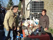 Experte Mauro Corradino (li.) mit Ute am Hofflohmarkt