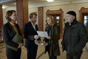 Die Kommissare befragen den Professor von Katja. Liza Prochaska (Aglaia Szyszkowitz), Prof. Dr. Peter Prochaska (Max von Pufendorf), Linett Wachow (Stefanie Stappenbeck) und Otto Garber (Florian Martens).