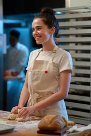 Rachel (Zoey Deutch)