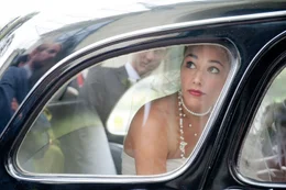 Wo bleibt nur Sophie? Muss jetzt Sina (Alissa Jung) auch noch f&uuml;r ihre Schwester vor den Altar treten?; Wo bleibt nur Sophie? Muss jetzt Sina (Alissa Jung) auch noch f&uuml;r ihre Schwester vor den Altar treten?