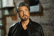 Weil er pers&ouml;nlich involviert zu sein scheint, kommt auch der pensionierte Polizist Ray Archer (Al Pacino) wieder zum Einsatz.