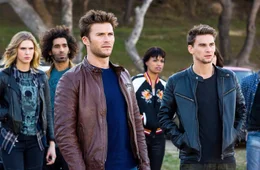 (v.l.) Devin (Gaia Weiss), Andrew Foster (Scott Eastwood), Garrett Foster (Freddie Thorp)