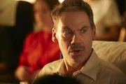 Warum landete der Garuda Flug 200 so hart auf der Landebahn, dass er erst auf einem angrenzenden Reisfeld zum Stehen kam und dort Feuer fing? Der Passagier Michael Hatton (Thom Vernon) vermutete während des Landeanfluges bereits, dass hier etwas nicht stimmt ...
