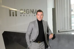 Wo sind die Milliarden? Der Tiroler Investor Ren&eacute; Benko hat die gr&ouml;&szlig;te Pleite der &ouml;sterreichischen Wirtschaftsgeschichte hingelegt.