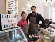 Steffen König mit Konditormeisterin Martina Schneiders.