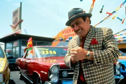 Nur ein betrogener Kunde ist ein guter Kunde: Das ist das Gesch&auml;ftsmotto von Gebrauchtwagenh&auml;ndler Wurmwald (Danny De Vito). Doch ihm geschieht ein Ungl&uuml;ck: Seine Tochter, sein eigen Fleisch und Blut, liest B&uuml;cher!