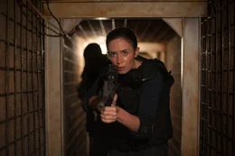 Als FBI-Agentin muss Kate (Emily Blunt) knallhart sein, denn im Drogenkrieg am Grenzsteifen zwischen Arizona und Mexiko zu &uuml;berleben, ist ein st&auml;ndiger Kampf, ums &Uuml;berleben