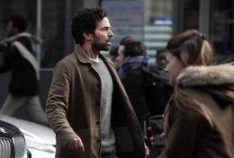 Mathieu (Romain Duris) ist immer unterwegs und sucht weltweit nach einer Therapiem&ouml;glichkeit f&uuml;r seine kranke Tochter Sarah.