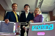 Astrid & Mike - Kranitz (Jan Georg Schütte, li.) will Astrid (Laura Tonke, re.) und ihrem Sohn Mike (Yannik Heckmann, Mitte) helfen.