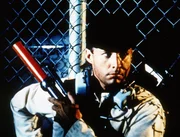 Auf der Suche nach der entführten Francine: Lee (Bruce Boxleitner) ...