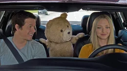 John (MARK WAHLBERG), Ted (SETH MACFARLANE) und Samantha (AMANDA SEYFRIED)