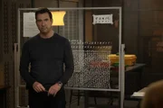 Dylan McDermott als Supervisory Special Agent Remy Scott.