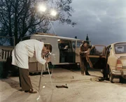 Die Spezialkommission der Staatssicherheit bei der Arbeit am Tatort.